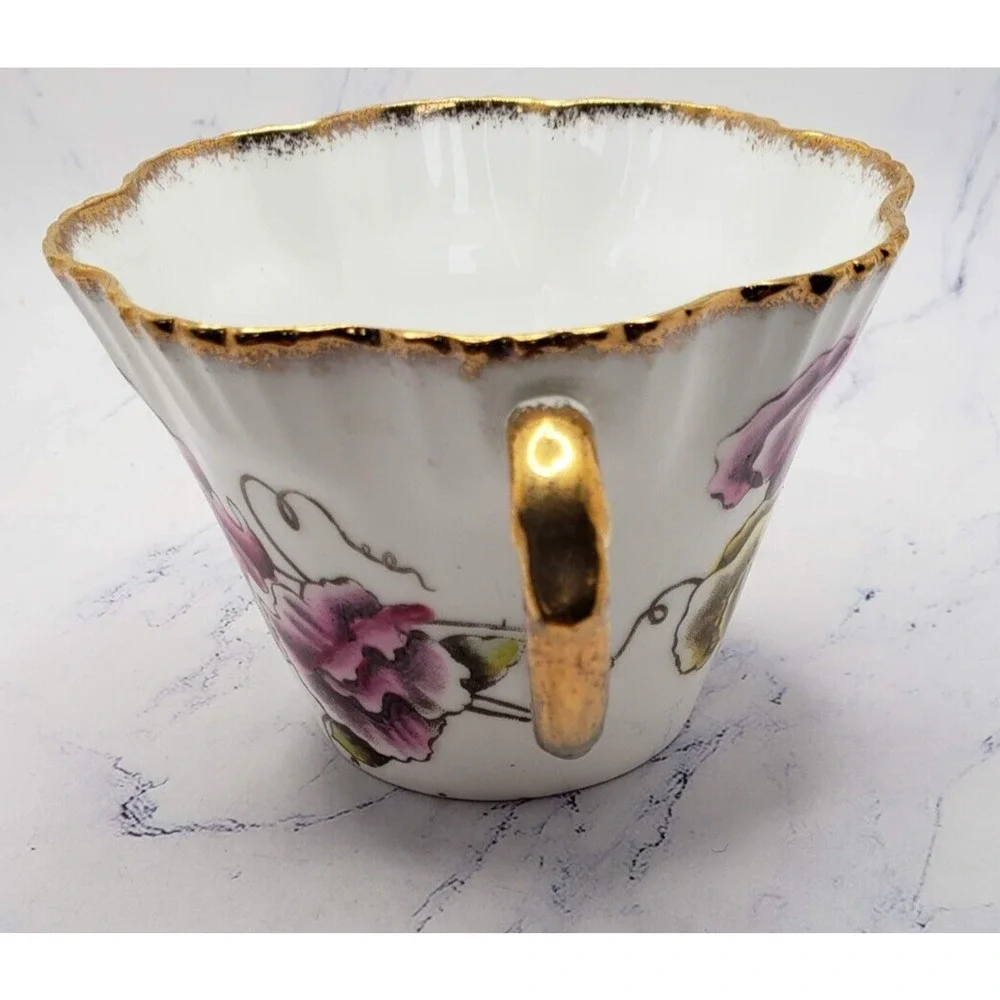 Salisbury Fine Bone China Sweet Pea Floral Pattern W/ Gold Trim Tea Cup & Saucer - Picture 12 of 14